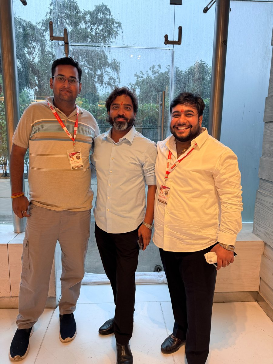 anmoldubeyvhp's tweet photo. Brotherhood built on trust, respect, and loyalty 
@KumaarSaagar
@MehulParasharDL https://t.co/VpjGLp1z83