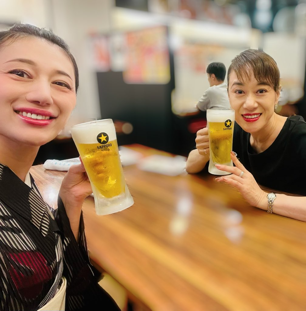 reonayamazaki's tweet photo. 赤坂ODOC #規格外 おなじみかずちゃんと観てきました🥰
久々アゲハも会えた❣️❣️そしてあれよあれよとおなじみメンバーだらけで🍻ラストはお仕事終わりのめるも先生を謎にタクシーお見送りして素敵な謎nightでした☺️✨ https://t.co/NriXLmLtTw