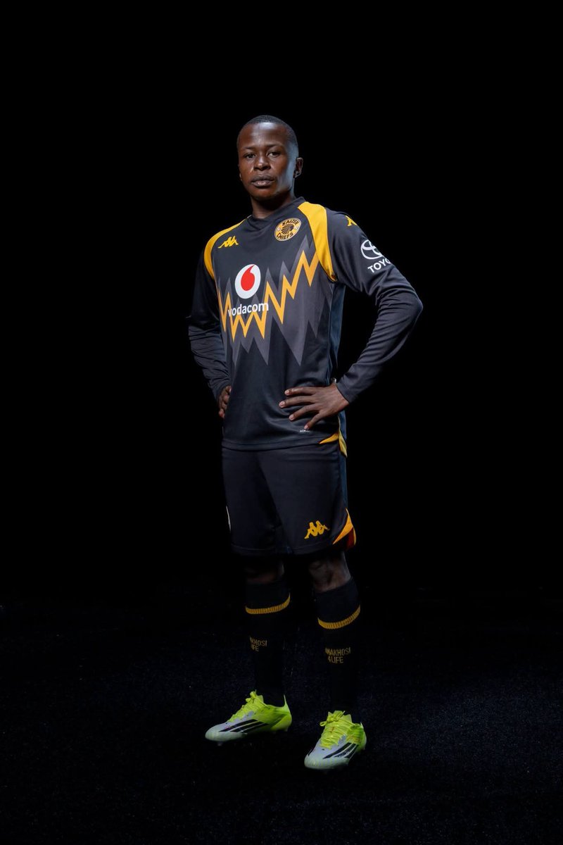 UnplayableZA's tweet photo. 𝗙𝗨𝗟𝗟 𝗞𝗜𝗧!!!

(Kaizer Chiefs Away 2026/27)

#Kappa
#Amakhosi4Life https://t.co/WvW7Tw4nM5