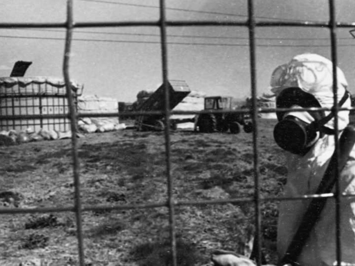 DPCgov's tweet photo. 50 anni fa, il disastro di Seveso. Era il #10luglio quando una nube tossica si sprigionò dall’industria chimica ICMESA e investì i comuni limitrofi della bassa Brianza. L’incidente spinse l'Europa a dotarsi di una normativa comune per affrontare e prevenire il rischio industriale https://t.co/mnnXEFZFXd