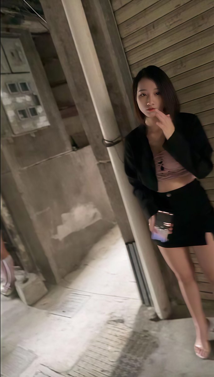 MichaelLyo25442's tweet photo. 扫街越多，越得意这种小嫂子。在成都，150得吃爱笑的女孩，她不香嘛？#站街 #扫街 https://t.co/r3Hi1ydsjN