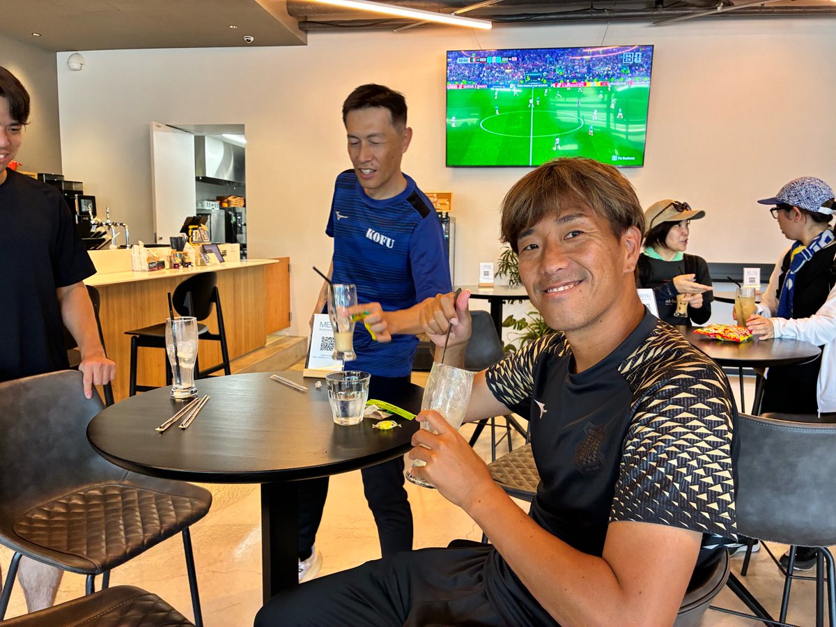 健康•元気アップ！プログラム」参加者の皆さんと、 ヴァンフォーレ甲府