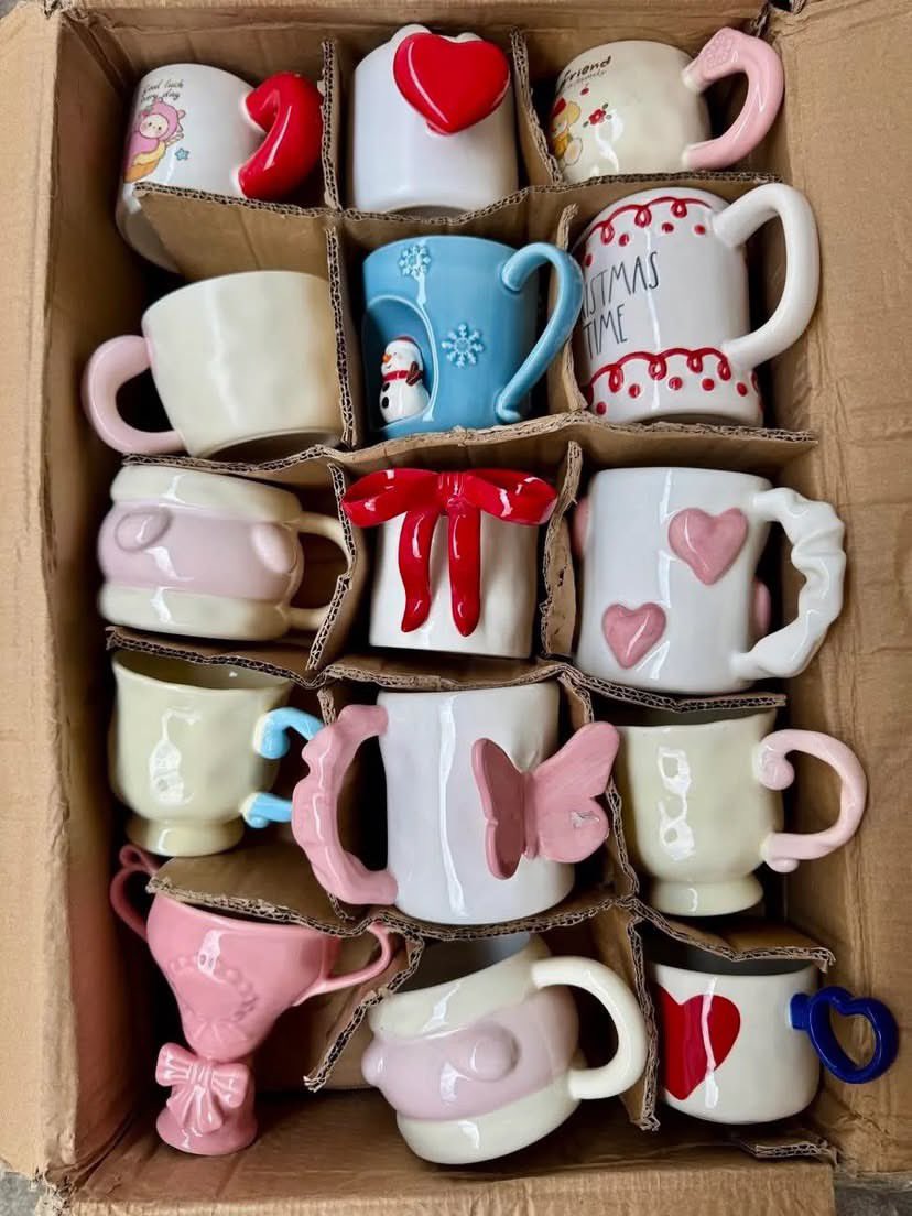 jungjless's tweet photo. AKHIRNYA NEMU TOKO MUGS YANG SESUAI SELERAKU😭🫶🏻 Modelnya estetik, gemes, dan harganya masih ramah di kantong. https://t.co/kHvsT9ZpjV