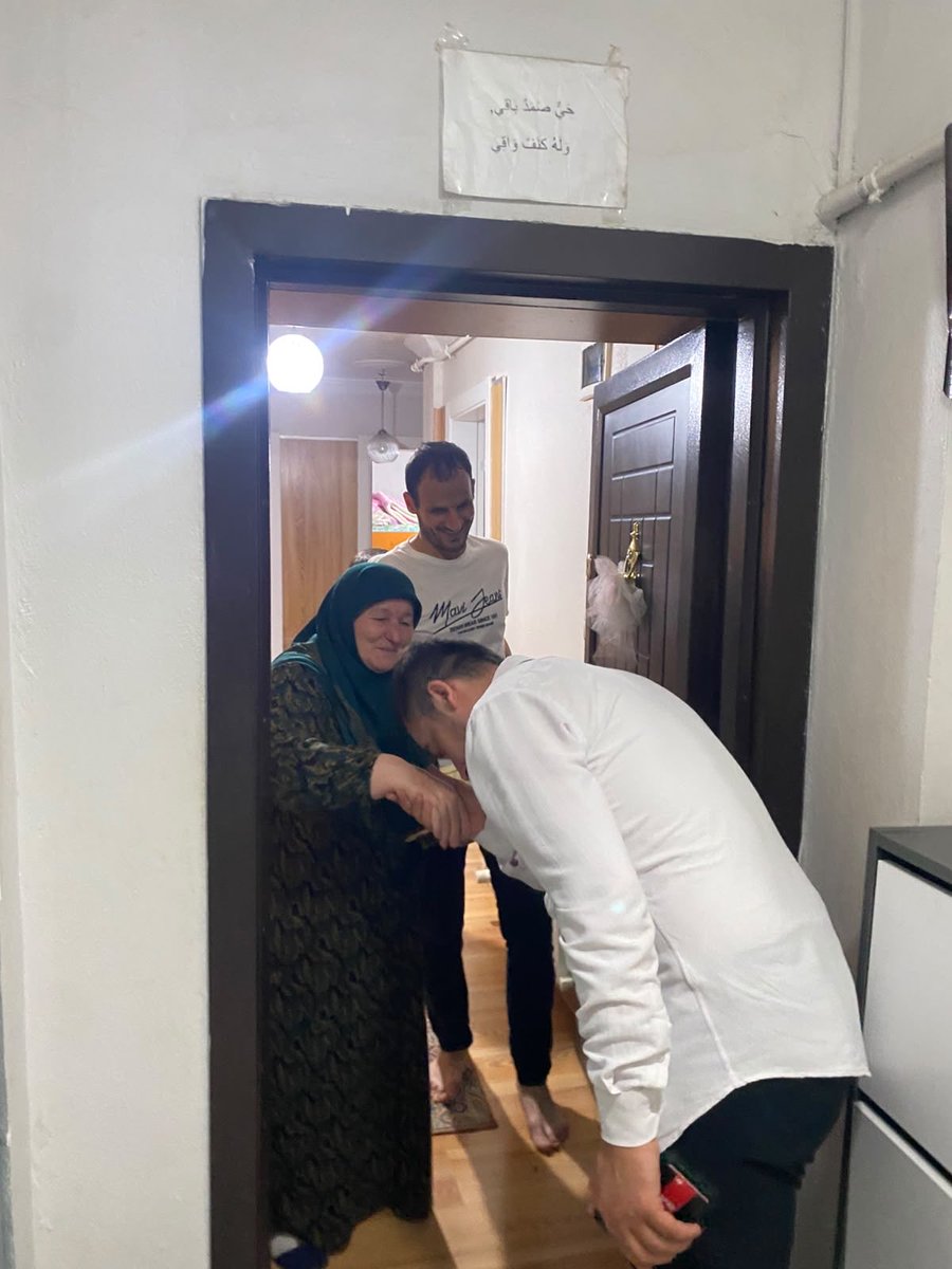 inegol_akparti's tweet photo. Fatih Mahallemizdeki üye çalışmalarımızda kıymetli hemşehrilerimizin hanelerine konuk, samimi sohbetlerine ortak olduk.
Cumhurbaşkanımız Sn. Recep Tayyip Erdoğan’ın selamlarını kıymetli mahalle sakinlerimize iletirken, Türkiye Yüzyılı vizyonumuz için attığımız adımları paylaştık. https://t.co/jB8B9ozmR6