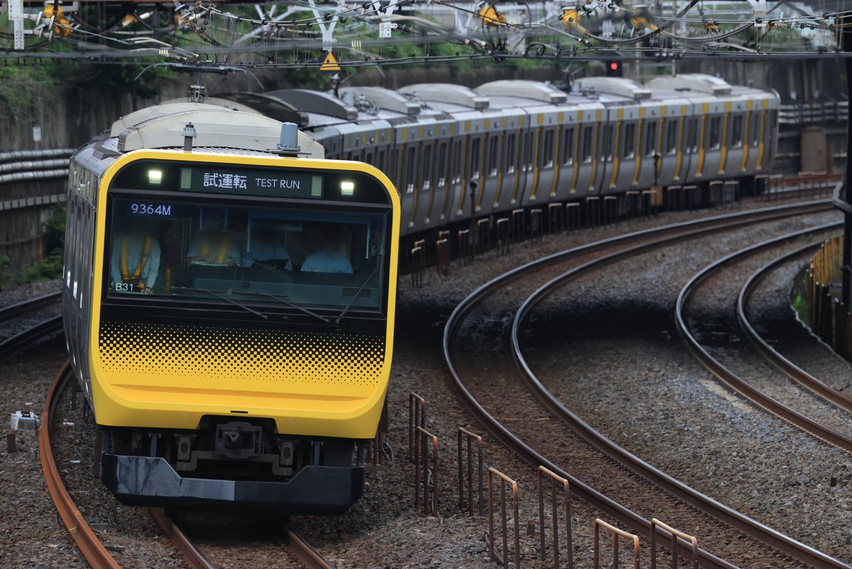 8mitsulemon's tweet photo. 津田沼〜船橋（東船橋）
総武快速線を爆走する三鷹車を4種とも撮れたのはここだけでした。立ち位置はその日の気分です……笑 https://t.co/dFbwlCl2vx