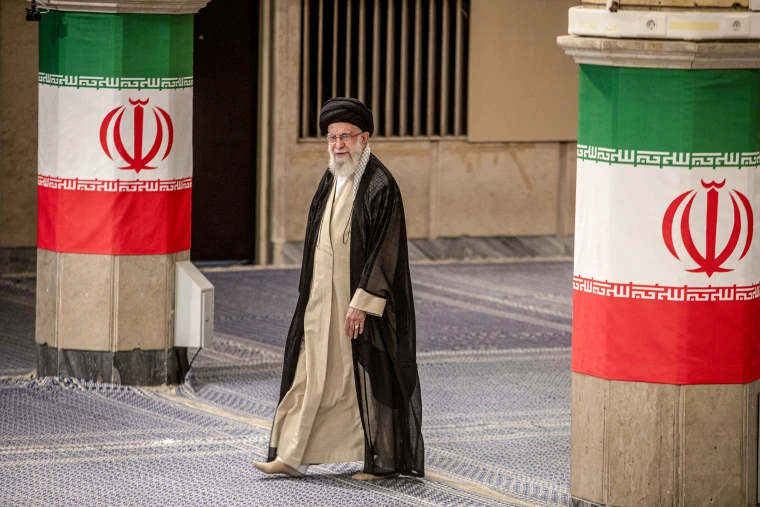 jacksonhinkle's tweet photo. WE STAND WITH IRAN! https://t.co/iHFbMD7kOo