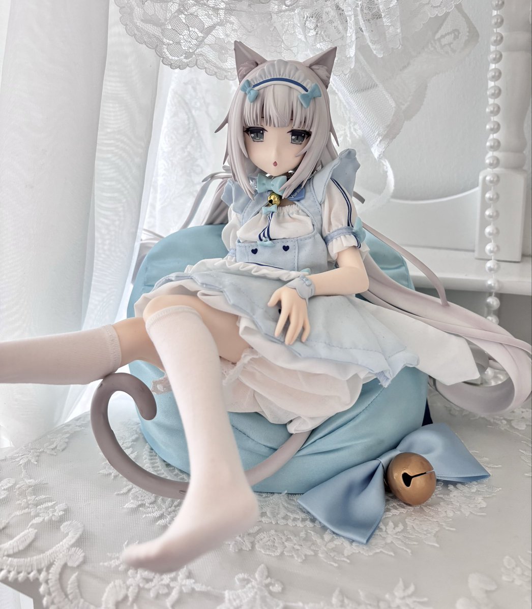 Faericollects's tweet photo. I absolutely love this Vanilla figure! My favorite part has to be her beautiful pastel colored dress, which looks so adorable on her ᓚ₍⑅^..^₎♡ https://t.co/m9YDVWo5FJ