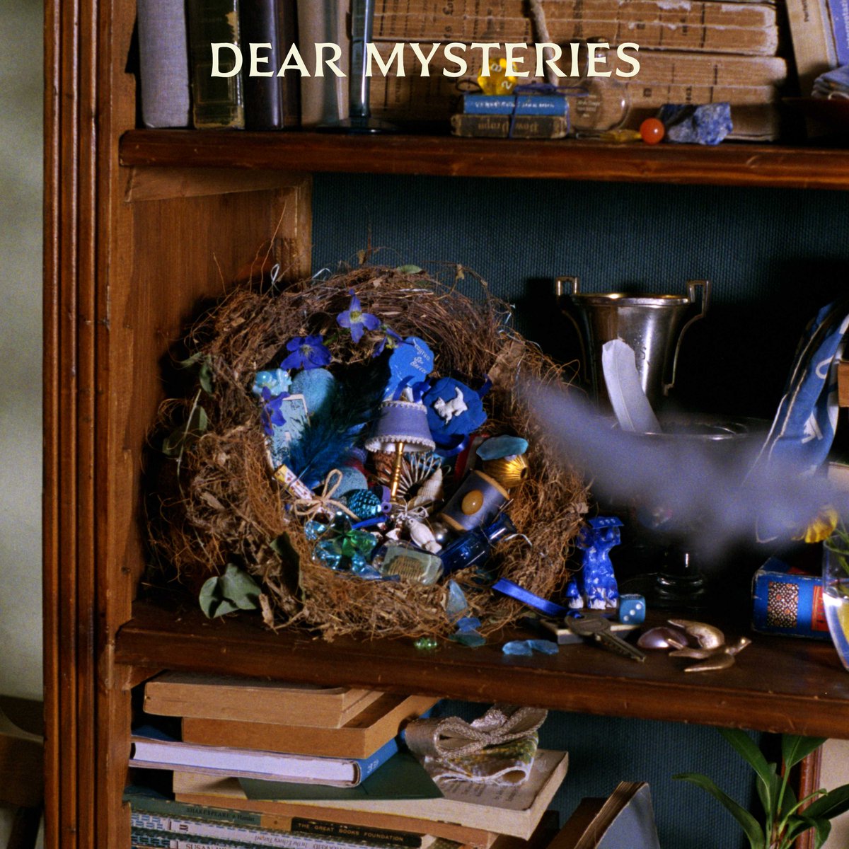 TOMOO_staff's tweet photo. 2026年12月23日(水)
TOMOO - DEAR MYSTERIES
アナログレコード発売決定

■形態 / 品番 / 価格
形態 : 2枚組・30cmLP
品番 : PCJ-00217
価格 : 6,930円(税込)

■受注限定生産盤
7月9日(木)18:00から
8月23日(日)23:59まで

▼LPのご予約はこちらから
https://t.co/ddl5cL6XBK https://t.co/w4PaOGHcxc