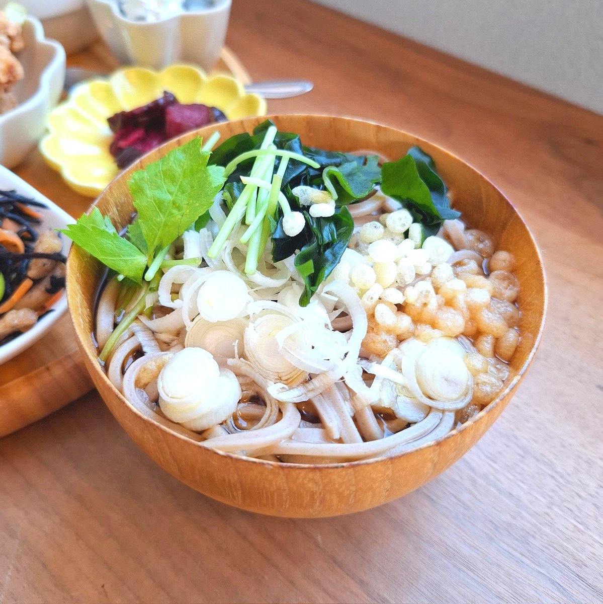 miyukitty428's tweet photo. 📍山笑う

・本日の逸品
   きみのそぼろ･サーモンハラス
   ミニ蕎麦( 温 )✍🏻

全部美味しかったけど
だし巻き玉子が1番美味しかった🩷 https://t.co/HDztcN4Au1