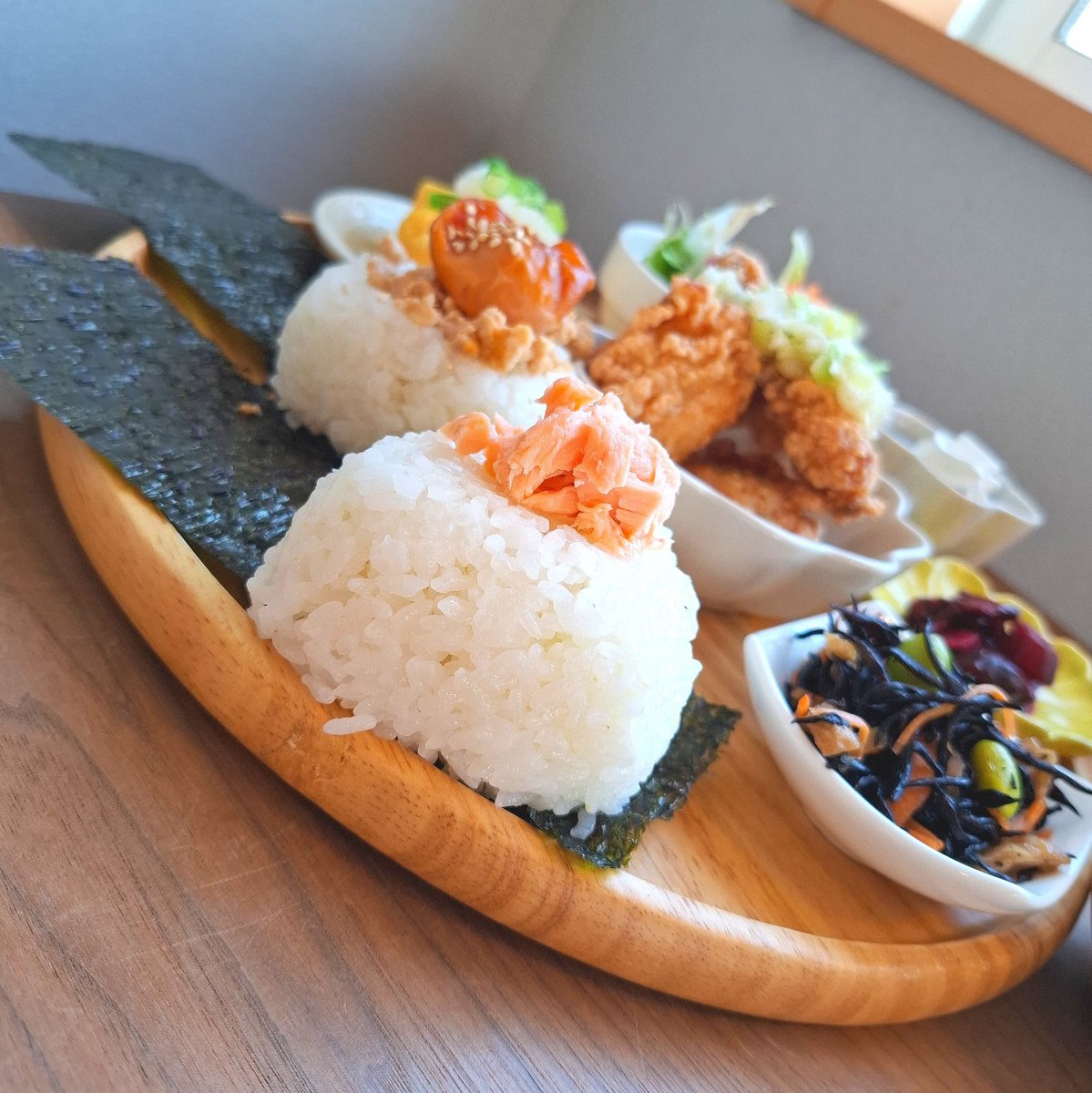 miyukitty428's tweet photo. 📍山笑う

・本日の逸品
   きみのそぼろ･サーモンハラス
   ミニ蕎麦( 温 )✍🏻

全部美味しかったけど
だし巻き玉子が1番美味しかった🩷 https://t.co/HDztcN4Au1