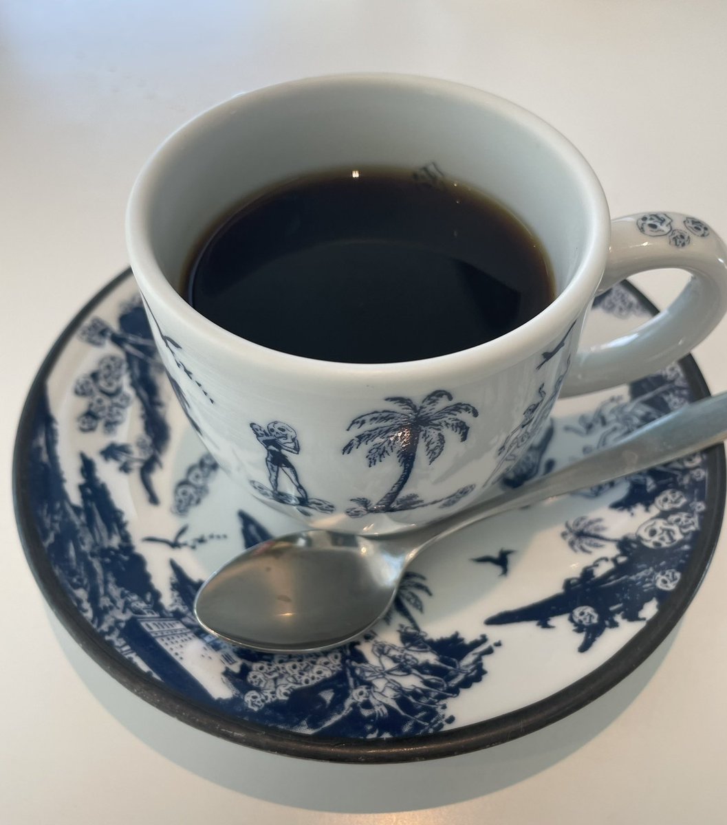 seramuseum's tweet photo. キノコのデミグラス煮込みハンバーグ＆コーヒー。 https://t.co/CPRdg1paHF