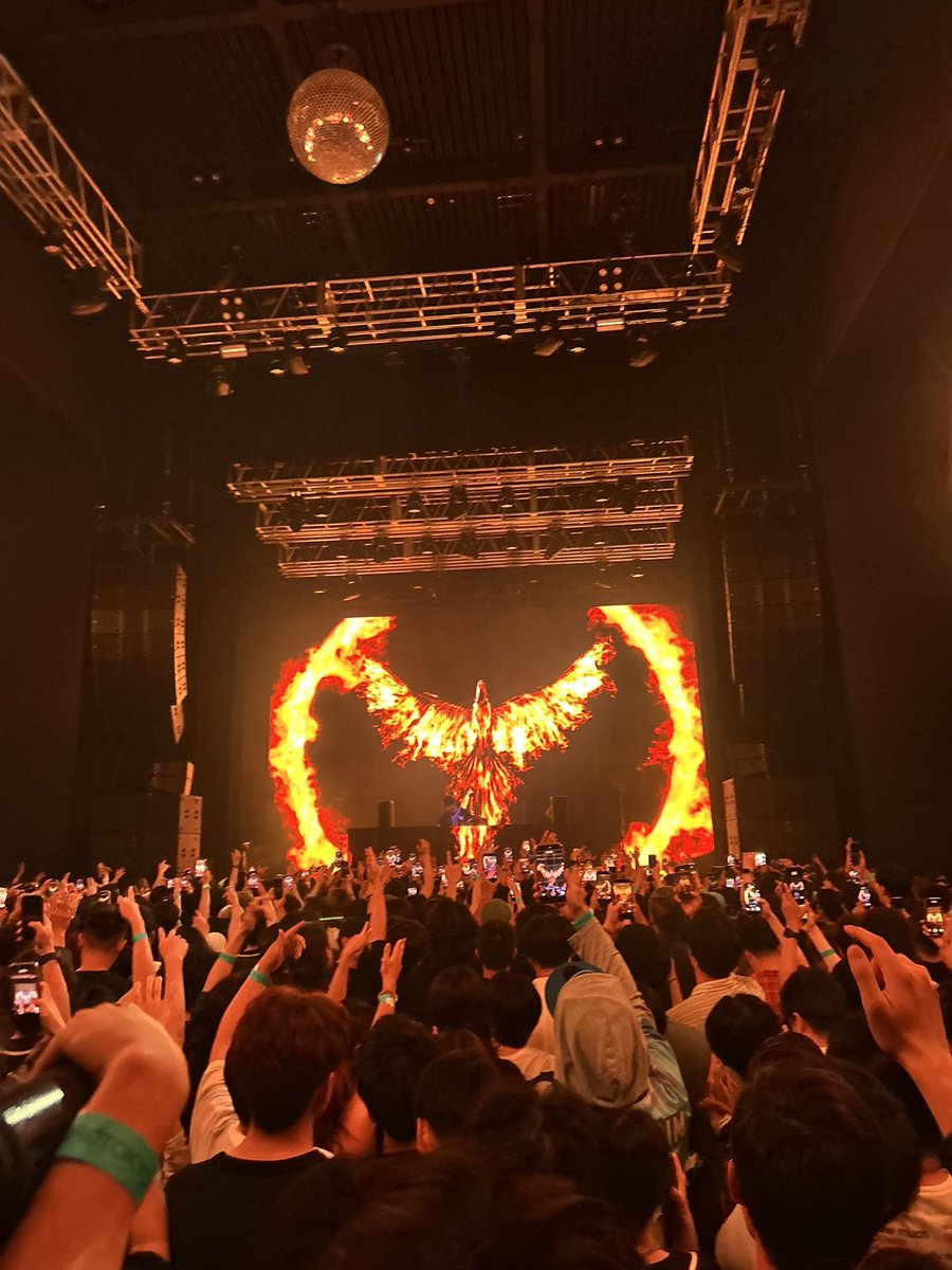 MelloFilms's tweet photo. Illeniumとっても感動しました！！
#butterflyeffect https://t.co/4VzH0D8nH5