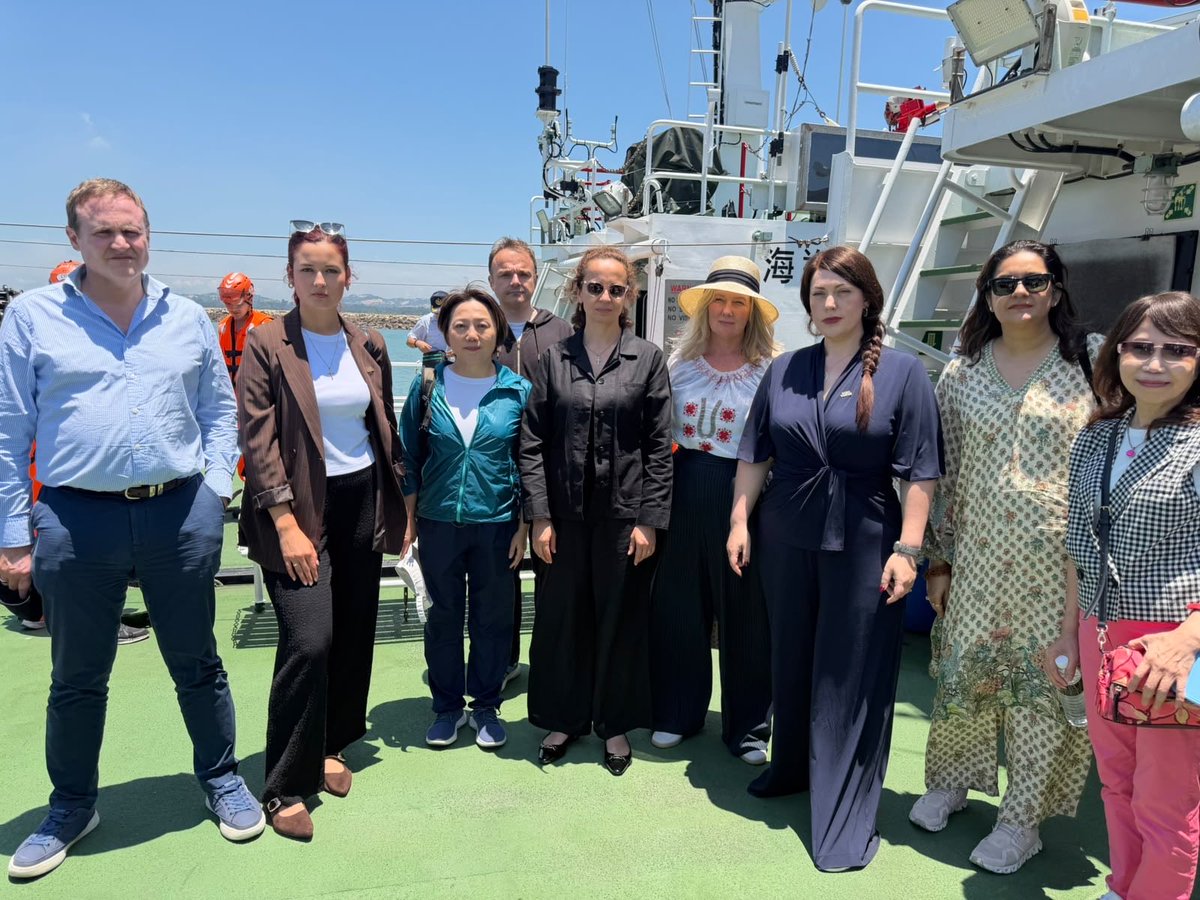 aliciakearns's tweet photo. We came to see the Taiwan Strait with our own eyes, a fact-finding visit in Taiwanese waters, and the first international parliamentarians ever to sail into the Taiwan Strait.

We met President Lai, Vice President Hsiao, the NSC Secretary-General, the Foreign Minister and his deputy, and many others.

The message we heard was consistent: Taiwan is not asking anyone to fight its battles. It is asking partners to help it deter one. We all have a duty to call out the attacks on our societies, and to have the courage to deter.

Showing up matters. Democracies don’t defend themselves by statement alone - we do it by standing, visibly, with our partners.

History has a voice. Right now it is whispering its warning to us. We would do well to listen.