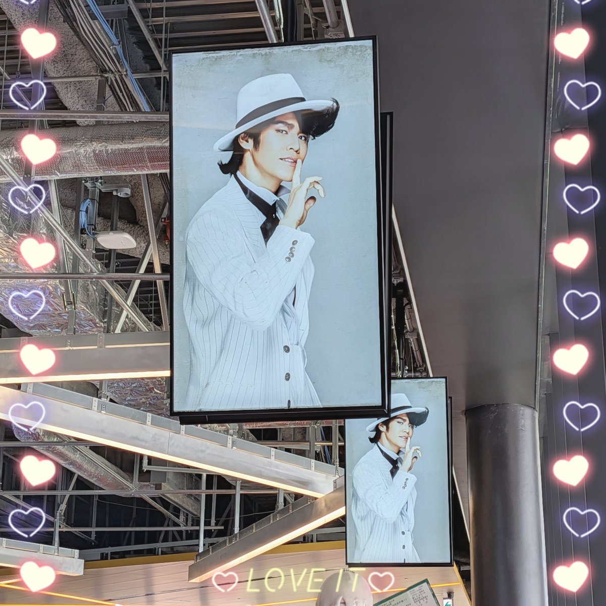 omi_Sep's tweet photo. 劇団☆新感線「アケチコ！～蒸気の黒ダイヤ、あるいは狂気の���～」観劇！
今回もぶっ飛んでいて笑いが止まらなかった😂宮野真守ずーっとウルサイ(褒めてる)。神ちゃん可愛い。こはく嬢嫁に欲しい。 https://t.co/MGiafGxaGj