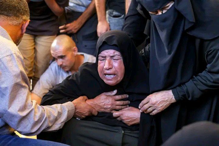 CanHi36053447's tweet photo. Israeli air strikes in Gaza kill eight, including two children🇵🇸😞🙏💔 https://t.co/8TH0uGTAUq