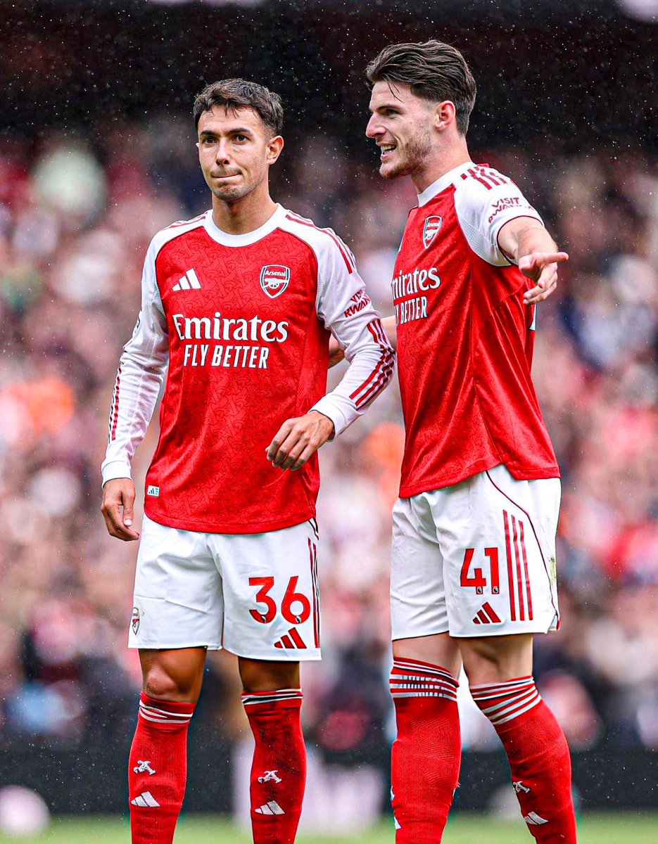 adriaJM8's tweet photo. Sobre el centro del campo del Arsenal: https://t.co/yEaAV08BOR