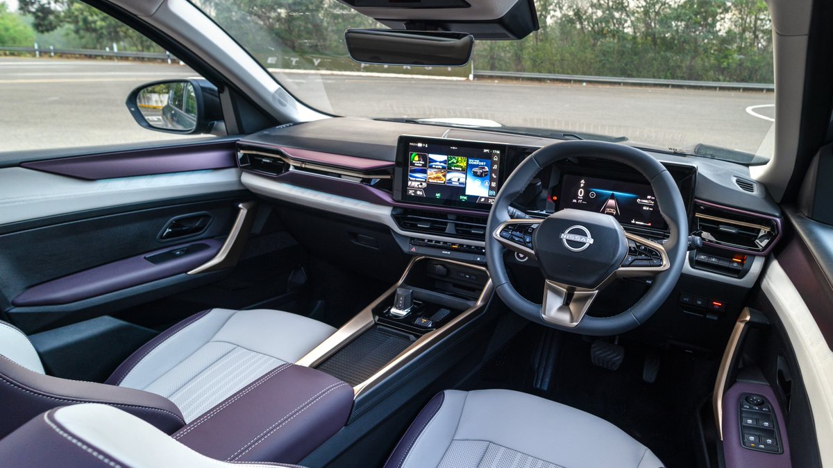 NissanGlobal's tweet photo. 日産、新型SUV「テクトン」をインドのワールドプレミアで発表✨

「テクトン」は、日産の75年にわたるSUVの伝統に、新たな1ページを刻むモデルです。世界で最も競争の激しいSUVセグメントに投入される「テクトン」は、絶大なるブランド力を誇るラージSUV「パトロール」から着想を得た大胆なデザインが特徴。Googleを搭載したコネクティビティ、先進の安全技術、上質な快適性も兼ね備えます。

インドで生産、中東・アフリカの50の市場に輸出予定の「テクトン」は、日産のグローバルな生産戦略および輸出ハブでもあるインドの重要性を体現するモデル。地域の客さまに寄り添いながら、グローバル市場で求められる品質と性能を提供します。

「テクトン」は、単なる新型車ではなく、日産の長期ビジョンを具現化した一台。日産は、戦略的パートナーシップを通じて市場を拡大し、より高い競争力と多彩な商品ラインアップを構築していきます。

🔻���細はリプライ欄へ