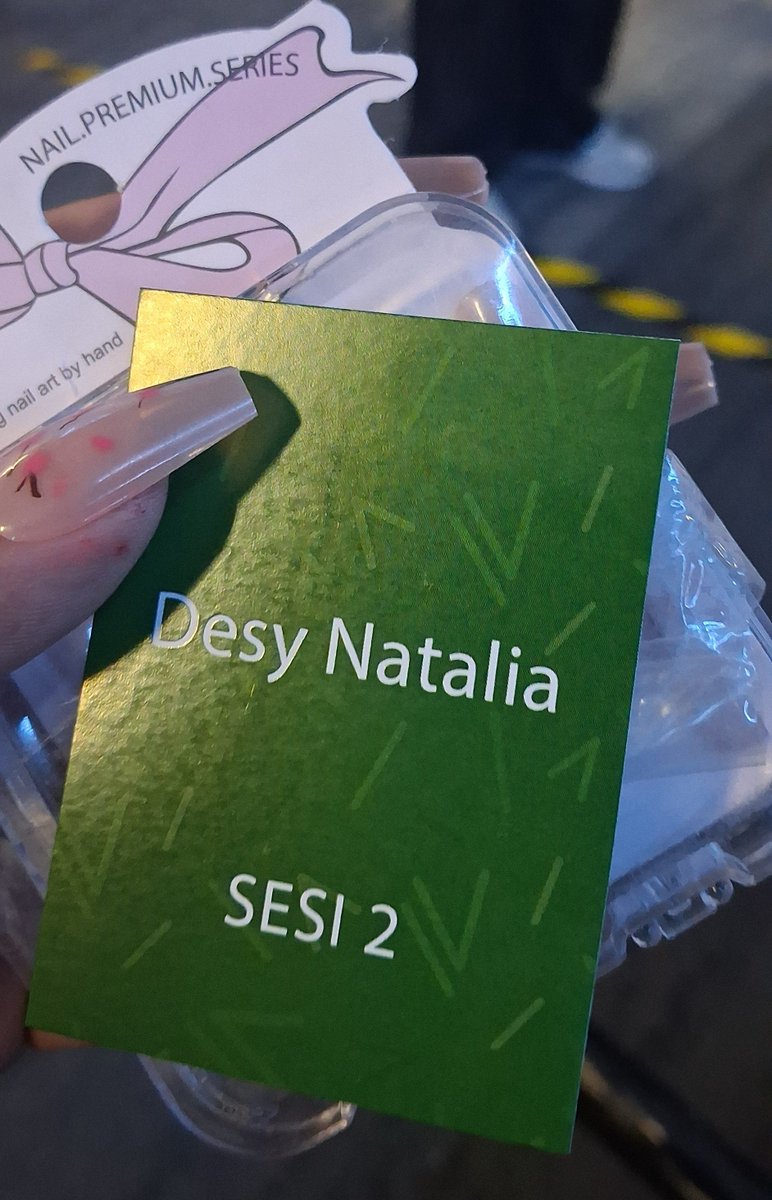 beeyerru's tweet photo. Gemac cekaliie kata ci daicii kuku aku imop~ 
Ci daicii cantik bgt jujur, kapan kapan lagii yaa @Daisy_JKT48 
Btw makasi giveawaynya etmint ^^
@daisyne_ofc #destimoni ♡ https://t.co/s2P3wcgSJ3