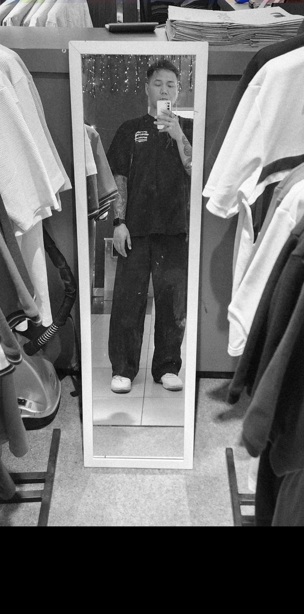 uceeen_'s tweet photo. Black outfit https://t.co/tEuRemuQ4F