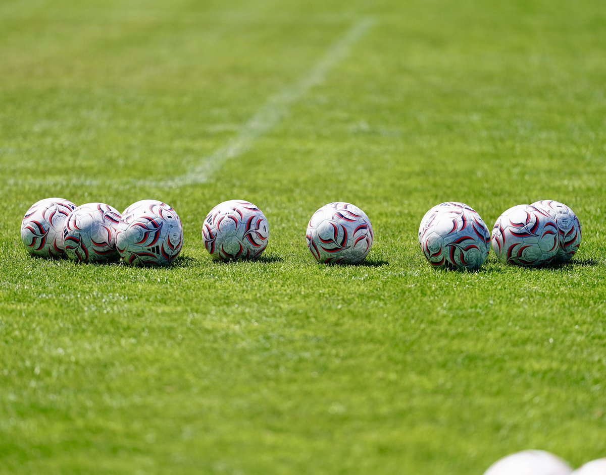 MehmeTopaloglu's tweet photo. Yeni sezonun futbol topları geldi. https://t.co/jinyDm3iUm