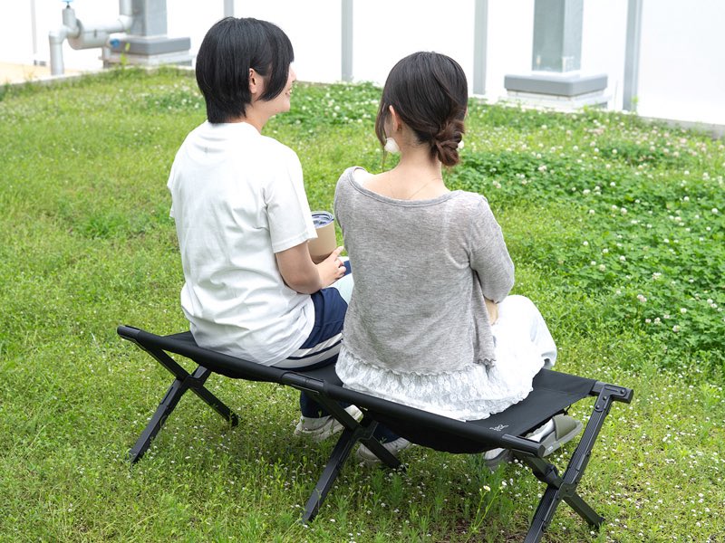 dod_camp's tweet photo. 【NEW】 車では棚、キャンプ場ではベンチ。座り心地は妥協なし。

#グッドラックベンチ

車の荷室を上下2段で有効活用！
一般的なベンチより幅を広く設計し、大人2人が座っても窮屈に感じないベンチを作りました✌️ https://t.co/2slQWnI6BN
