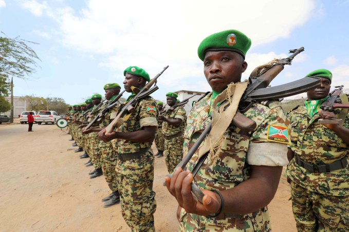 EvaTony341699's tweet photo. Critics in Somalia accuse the federal government of using internationally trained security forces in political disputes instead of keeping their focus on operations against Al-Shabaab. 
#الصومال_تستغيث #HearSomalia https://t.co/jdQXplO6DR