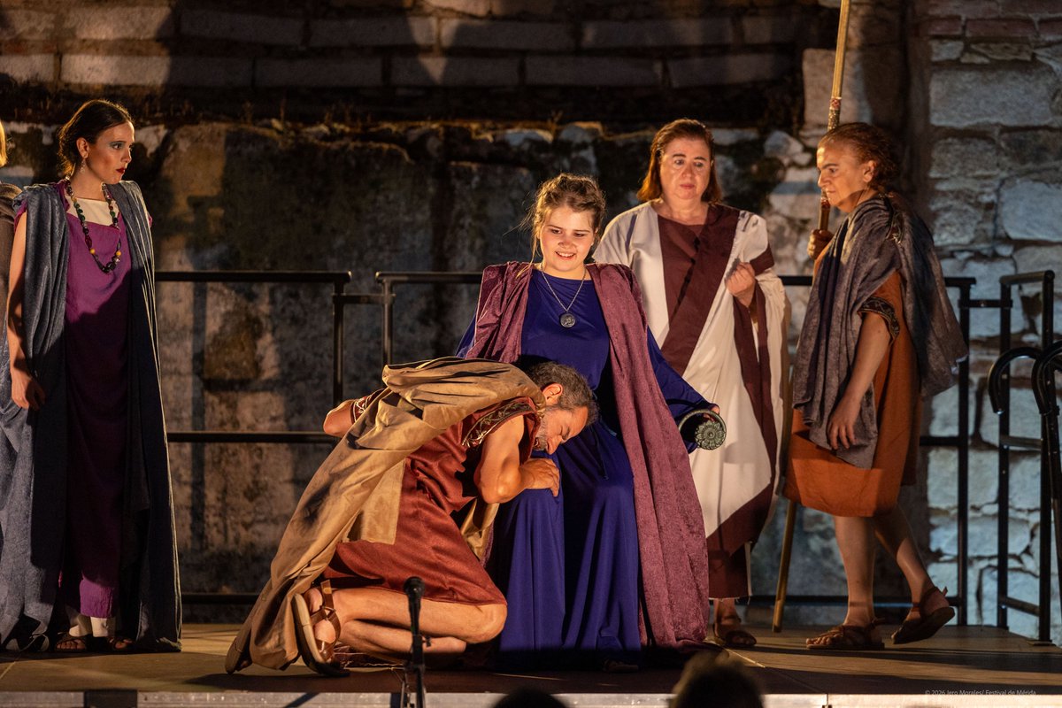 Festival_Merida's tweet photo. Hoy se estrena 'Alceste' en 'Agusto en Mérida'🏛️

Benito Pérez Galdós vuelve al #mundo clásico con una historia de #amor, sacrificio y destino, adaptada y dirigida por Raquel Bazo.

📅 8, 9 y 10 de julio
🕤 21:30h
📍 Pórtico del Foro #Merida72 #AgustoEnMerida https://t.co/FIDB88qN2m