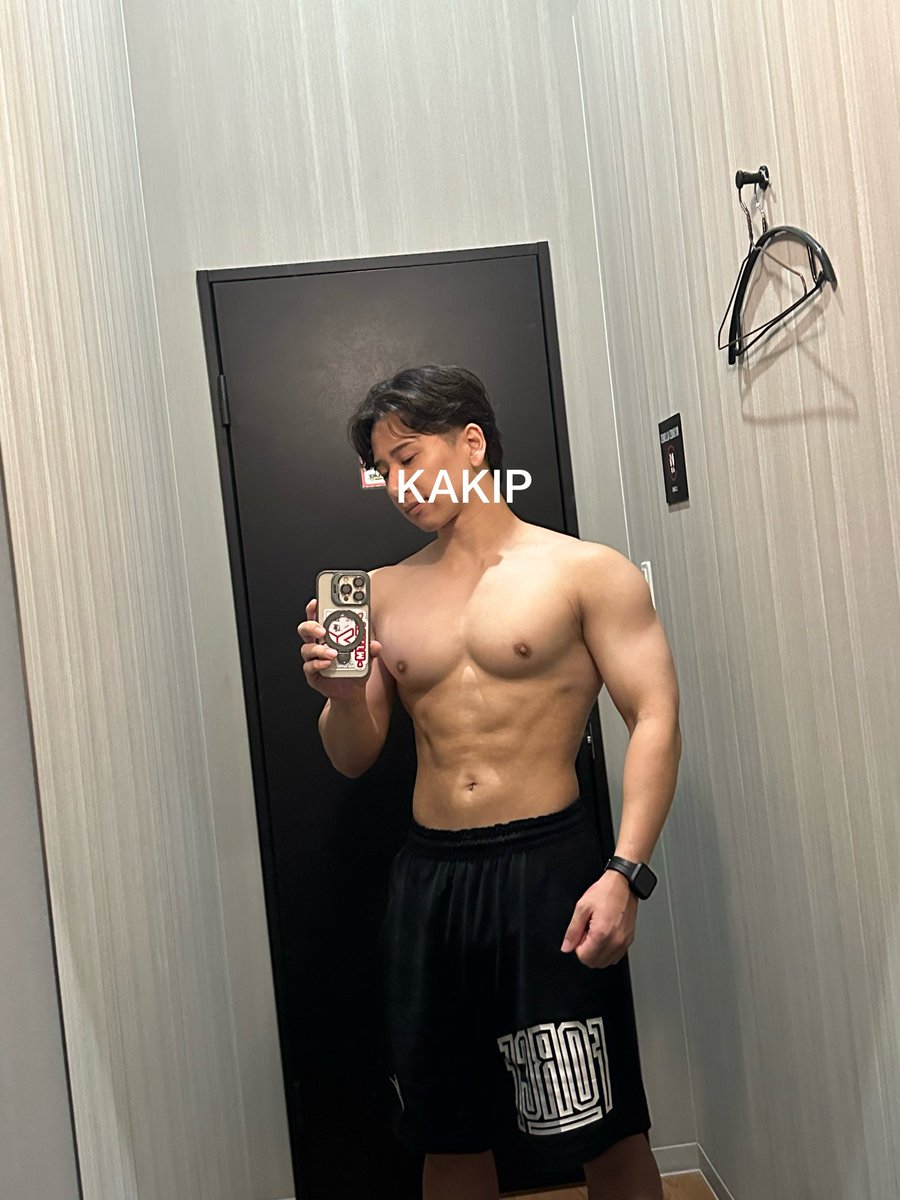 kakipp_11's tweet photo. 最近筋トレ後の写真を撮らなさすぎる。
これはいつの写真だ、？ https://t.co/fZUFw9jf1h