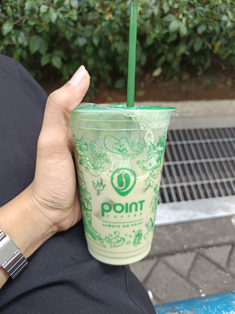 joshireora's tweet photo. Gmn mau kebeli sepatu lari hari hari klo ga kopi, matcha🥲 ya Allah lancarkan lah rezeki gen z ini ya Allah 😭 https://t.co/9dF43xjeAF