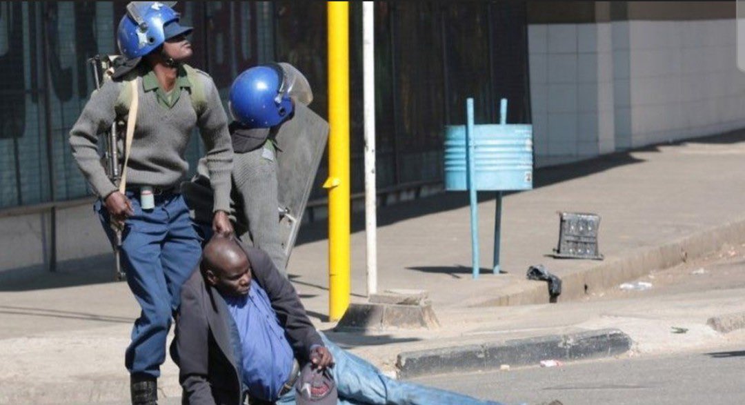 Michael_Mocks's tweet photo. @AfricaFactsZone The greatest humanitarian crisis, but there’s little to no outrage from Africa. All they know is waffling about South Africa. https://t.co/N2HbwonZF5