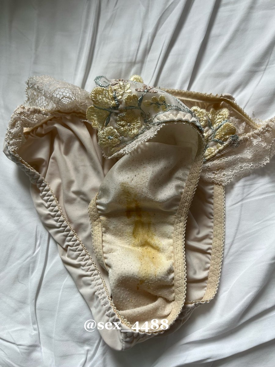 sex_4488's tweet photo. 【2日目パンツ】
旅行2日目の汚パンツ🤭
この日から4日くらい経ってるのが手元に…発酵してそう… https://t.co/lhDuhT9Oy4