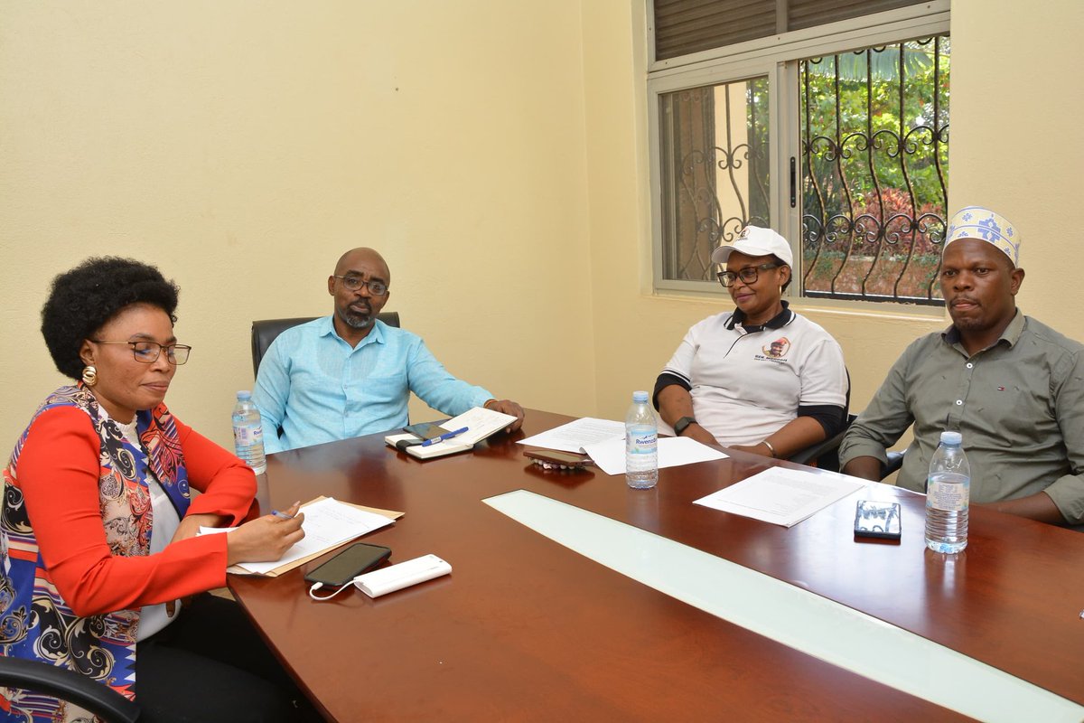 rutashararaS's tweet photo. I met Turkey PLU Chapter leaders led by Chairperson Mr Menya. We deliberated on chapter growth and challenges especially mobilisation. Iam hopeful that you will mobilse and patriotically orient members with PLU principals but most importantly decipline and unity for all. I believe in your mobilisation vibe and love for our motherland Uganda. We were joined by senior cadre Ms Riz Mama Africa from UK. Your commitment towards mobilizing Ugandans in UK and beyond is forever recognised.
Alluta Continua.
@mkainerugaba
@chairtoyota 
@HonTwallafadil 
@BalaamBarugahar 
@AndrewMwenda 
@karugire 
@HenryBasaliza1 
@Plumedia1