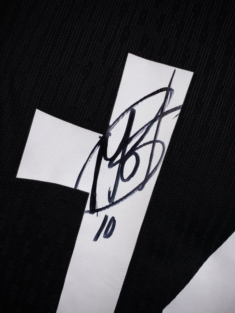 MatchWornShirt's tweet photo. 🚨CALLING ALL VIKINGS 🗣️

Look out for a Martin Ødegaard match-worn & signed shirt from their clutch 3-2 win against Senegal in the Group Stages, where the captain provided an incredible assist to seal their first round of 16 appearance in 28 years. 

Own a moment of Norway's historic run 👉 https://t.co/EIKxBuLjq2