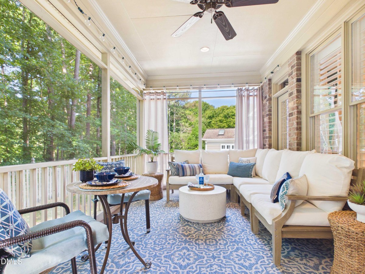 McCormickTeamRE's tweet photo. 3017 Pump Station Lane, Durham, NC, 27712
4 bed | 3.5 bath 2974 Sq. Ft.
Active | 725000
https://t.co/UezaGdOjc4
Thoughtfully reimagined with an eye for design, nearly every space has been transformed to balance everyday comfort with magazine-worthy style. Sophisticated wall... https://t.co/CBc37HYRrt