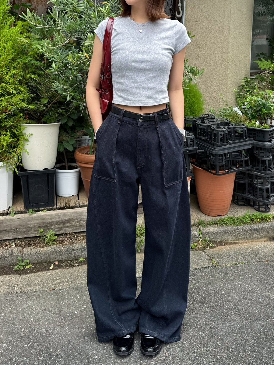 456204_'s tweet photo. UNIQLOとミニTとこのデニムの相性が良すぎる୨୧ 
夏はシンプルなのにかわいいコーデしたいよねっ https://t.co/hUfVzKuFHV
