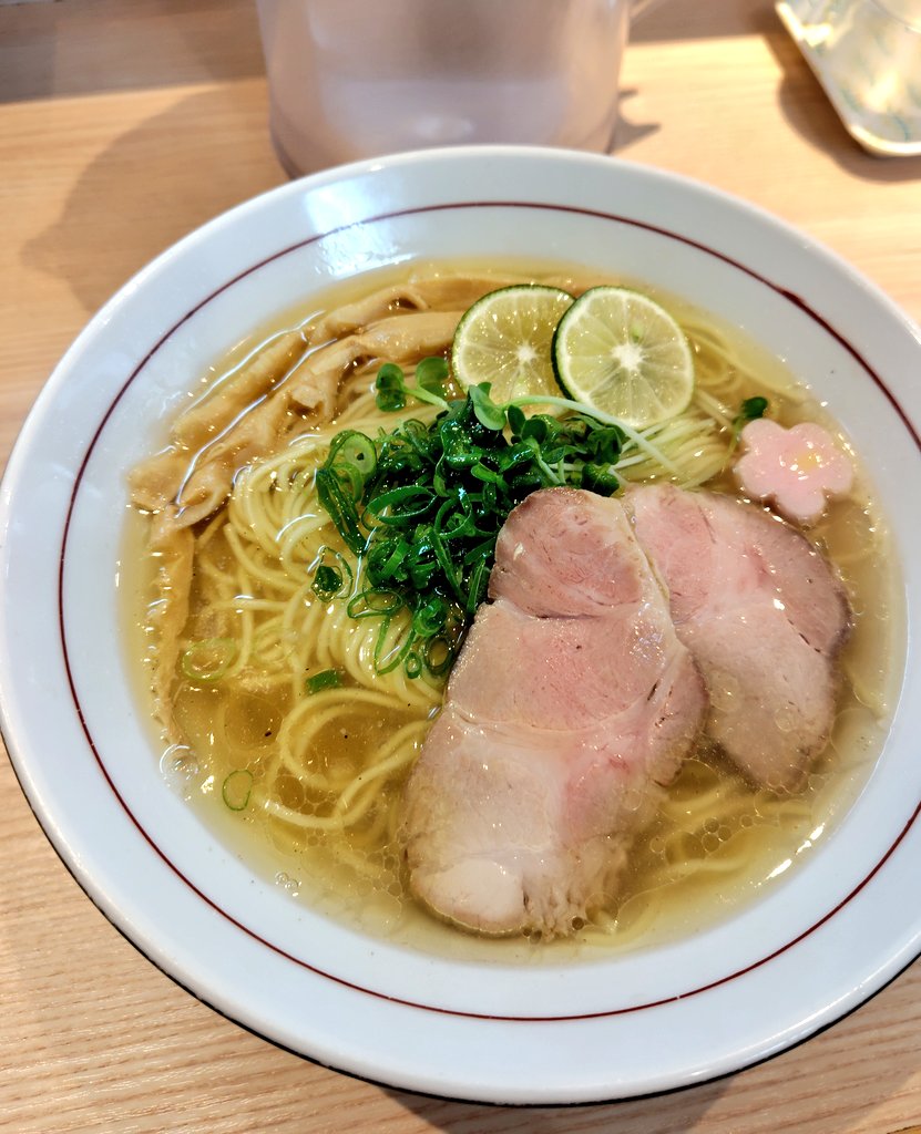 ck_lager's tweet photo. 先日枚方の現場帰りに寄ったラーメン屋が美味すぎて京極さんになった　拉麺開花@牧野 https://t.co/O3aNORFBKk