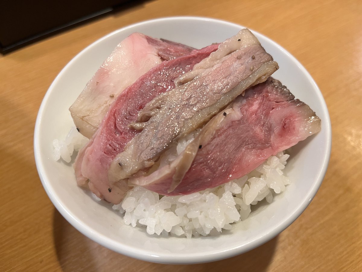 akibaru2022's tweet photo. やばい…秋葉原でこれを気軽に食べられるのは嬉しすぎる！「麺ZINさいとう」の和牛牛脂まぜそば（チャー牛追加）。低温調理した和牛が柔らかくてとろっとろで、めちゃくちゃ好き！最近、あまり新規のお店・メニューを開拓してなかったけど、久しぶりのリピ確です！ https://t.co/2cTSG44yg7