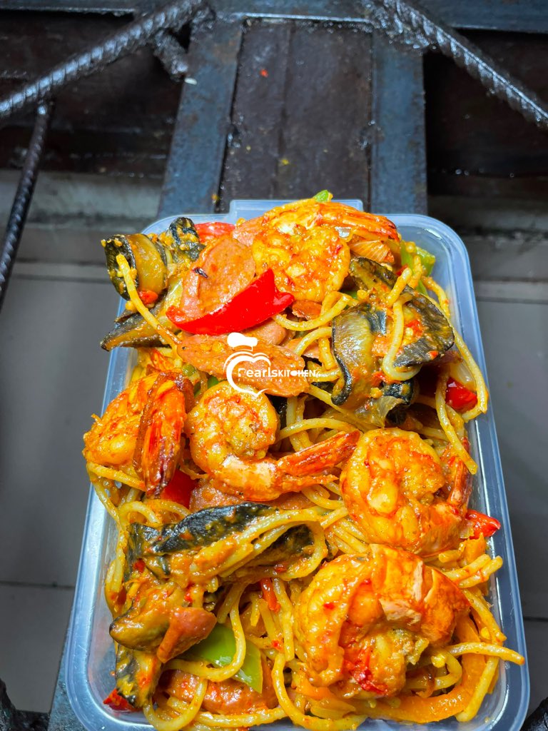 Pearlskitchen4's tweet photo. Seafood pasta for a first time customer 
Thank you for patronizing @Pearlskitchen4 today
#pearlskitchen4 https://t.co/RktfmLDB3T