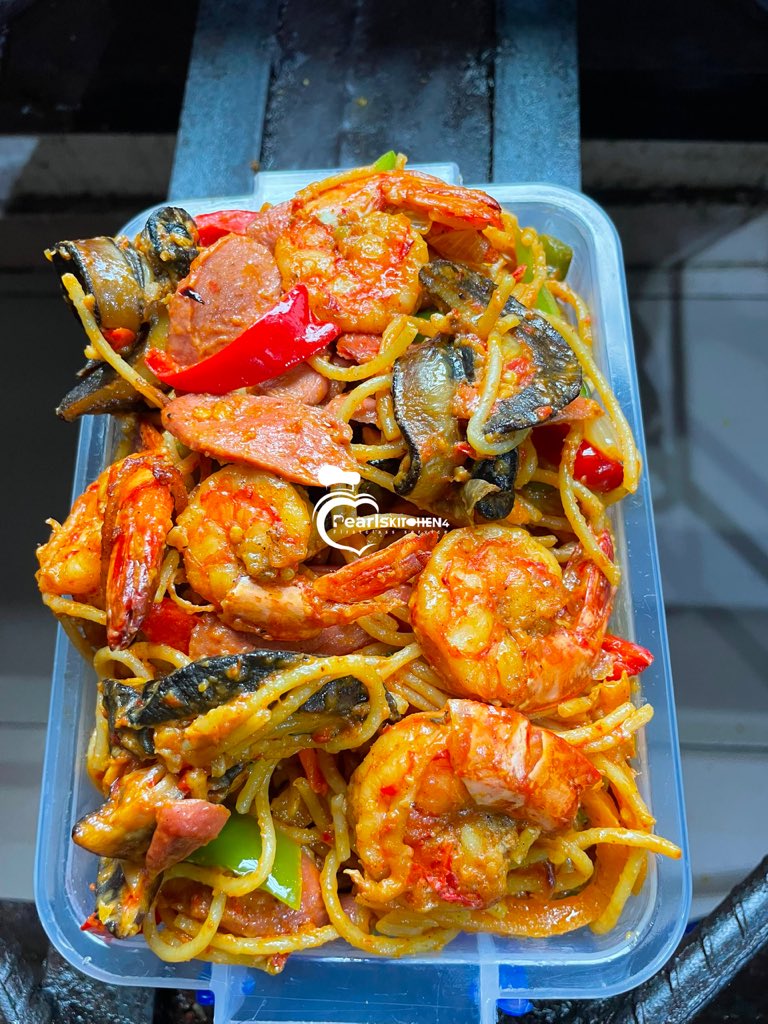 Pearlskitchen4's tweet photo. Seafood pasta for a first time customer 
Thank you for patronizing @Pearlskitchen4 today
#pearlskitchen4 https://t.co/RktfmLDB3T
