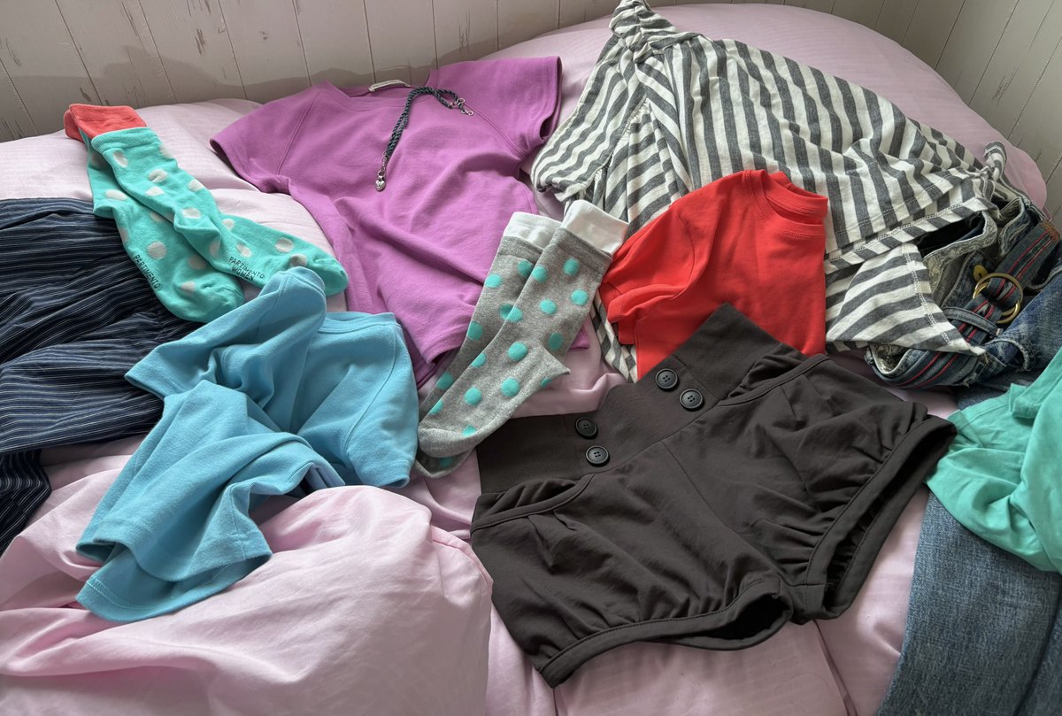 tkdhwn's tweet photo. 🍨夏服購入品🎀 流行りには乗らないはずが、普通にミントカラー買ってました https://t.co/Hmht4a5Yt3 

요즘에 산 여름 옷을 소개합니다…👕🫵
編集かわいくできたと思います🧚‍♀️みてね✨ https://t.co/jA1biBrDpb