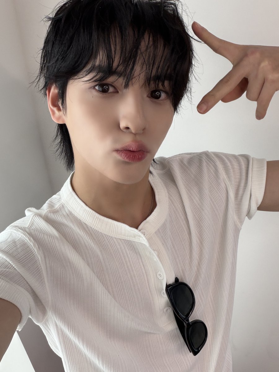 nSSign_official's tweet photo. [ #성윤 ] 💚

#nSSign #엔싸인 #エンサイン #SUNGYUN https://t.co/pmOP3WKu5I