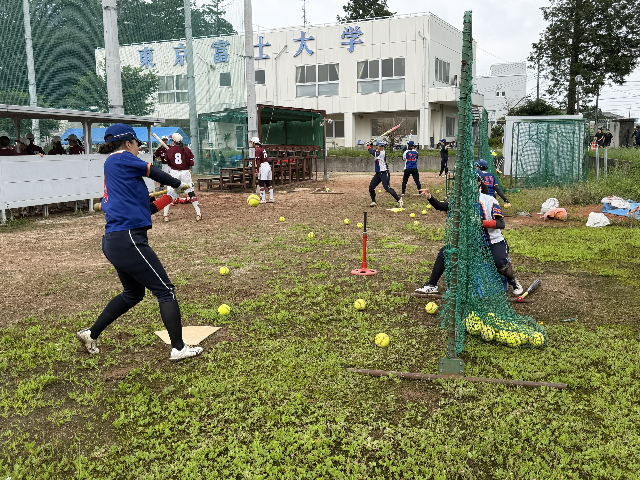TFU_AO's tweet photo. ＼女子ソフトボール部 春季リーグ戦！🥎✨／

東京富士大学女子ソフトボール部が、第58回春季リーグ戦に出場しました！

7月4日の試合では
🥎 日本女子体育大学戦　3-4（タイブレーク）
🥎 日本体育大学戦　1-3
どちらも最後まで粘り強く戦いましたが、惜しくも敗戦となりました。
この悔しさを力に変え、7月11日の試合では勝利を目指して全力で挑みます！🔥

皆さまの温かい応援をよろしくお願いします📣

#東京富士大学
#女子ソフトボール部
#春季リーグ戦
#応援よろしくお願いします