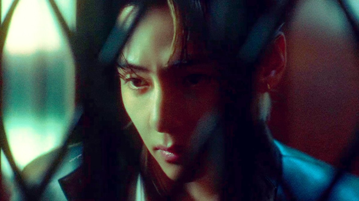 neilperrysme's tweet photo. kim taehyung in a wong kar wai film https://t.co/rtoNruMf3X