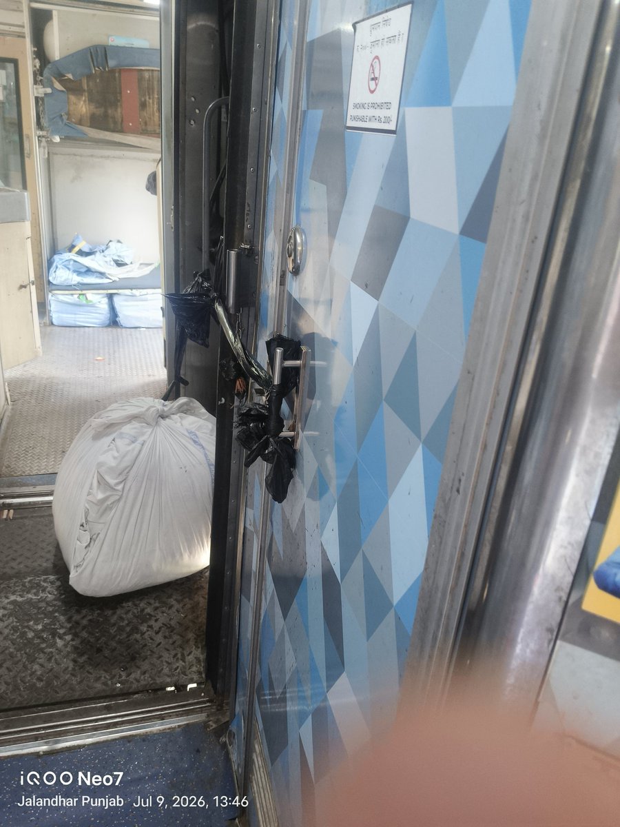 jdraval122's tweet photo. @drmadiwr @RailwaySeva Nothing has done thay close the woshroom and not cleaning... https://t.co/BpBLVP4kCv