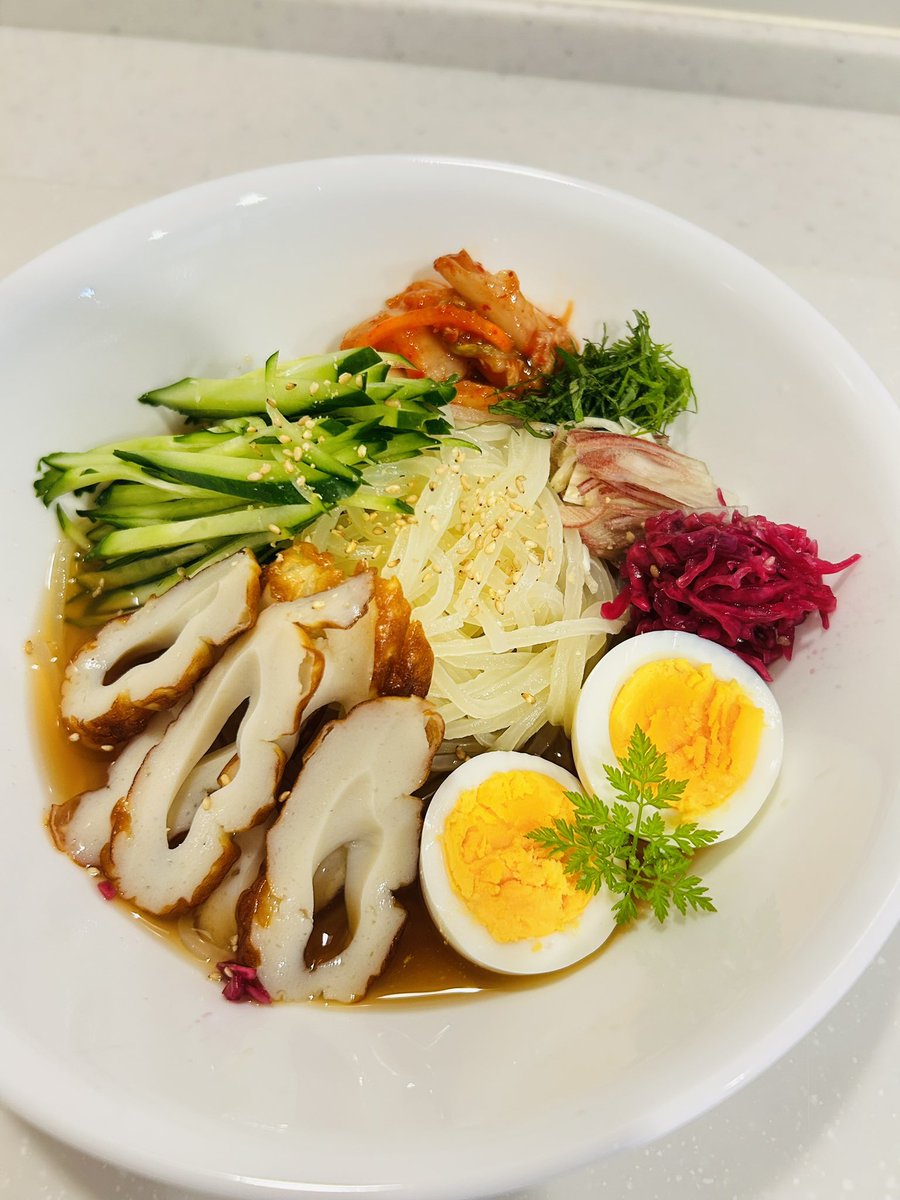 raphaela_m_g's tweet photo. 今日は暑かったねぇ🌻

今夜はつめた〜い盛岡冷麺です🧊
モチモチむちむち、輪ゴムみたいな麺が好き🤭 https://t.co/xtZABJHVen