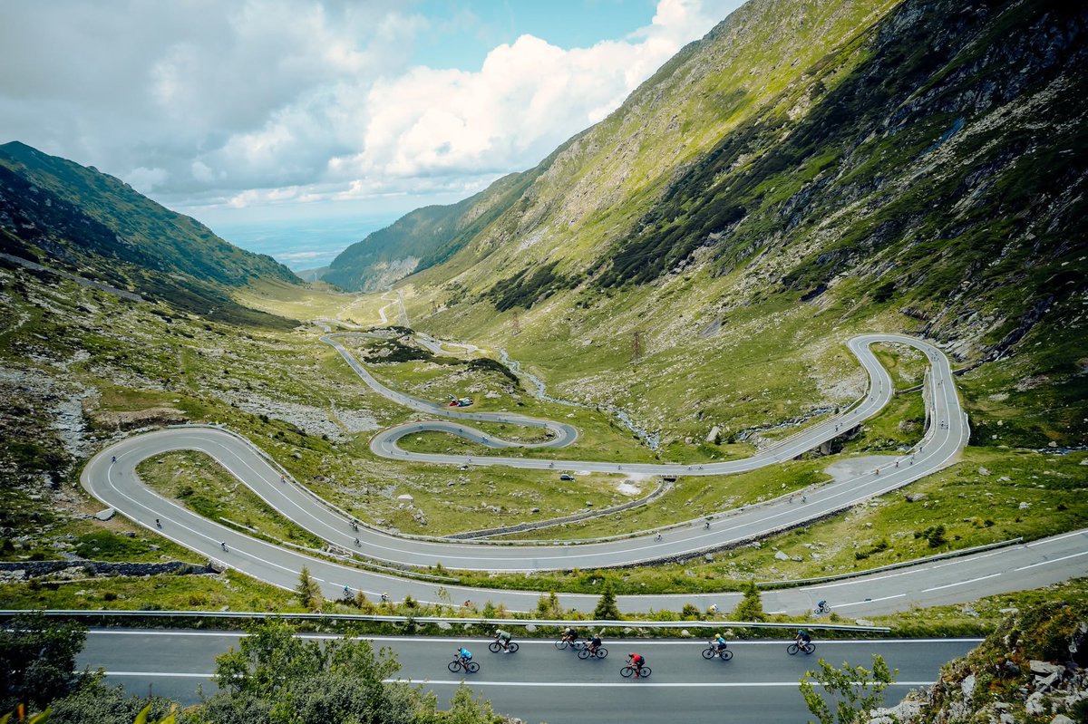ESET_RO's tweet photo. 🙌🎉Așa s-a văzut @Transfăgărășan Challenge, ediția  6, din 6 iulie. Felicitări participanților pentru perseverență și câștigătorilor pentru performanță. Susținem comunitatea de cicliști, cărora le vom fi alături și la următoarele ediții! 🚴🚴‍♀️🚴‍♀️

Traian Olinici📸

#ESET #ESETRo https://t.co/fF0o44Xvso