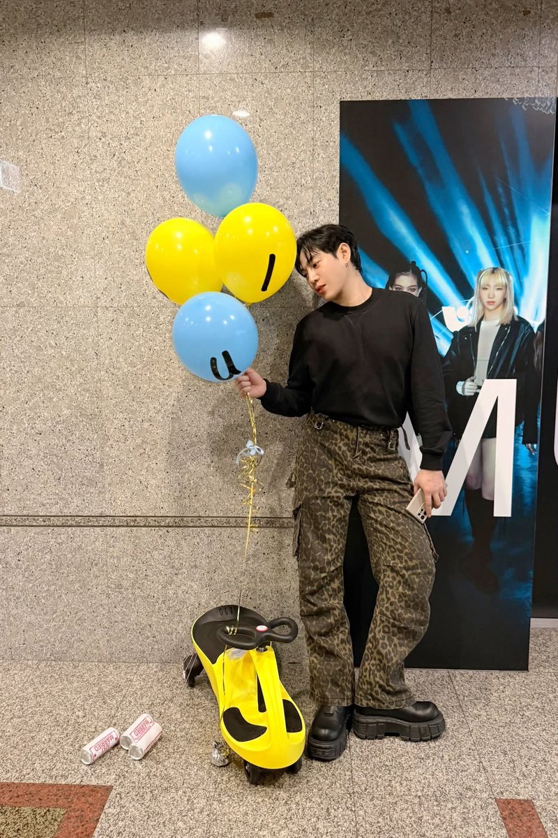 JuneNattapat's tweet photo. FB ขึ้นเตือนความทรงจำ ครบ 1 ปี
คิดถึงจังเลย 💙💛
@Peckpalit
#เป๊กผลิตโชค
#PeckPaLitChoke https://t.co/DVQPozFTAz