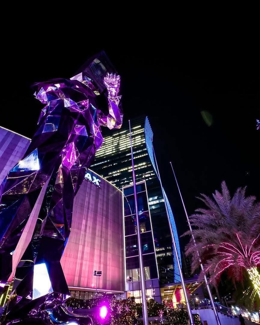 smsupermalls's tweet photo. If the skyline looked a little more purple tonight... you already know why. 💜

Our most-loved SM Malls shine purple in celebration of the fandom that continues to bring people together through music, friendship, and unforgettable memories.

#BorahaeWithSM #SMFandom #GalaToTheMax https://t.co/JXKxfBHENC