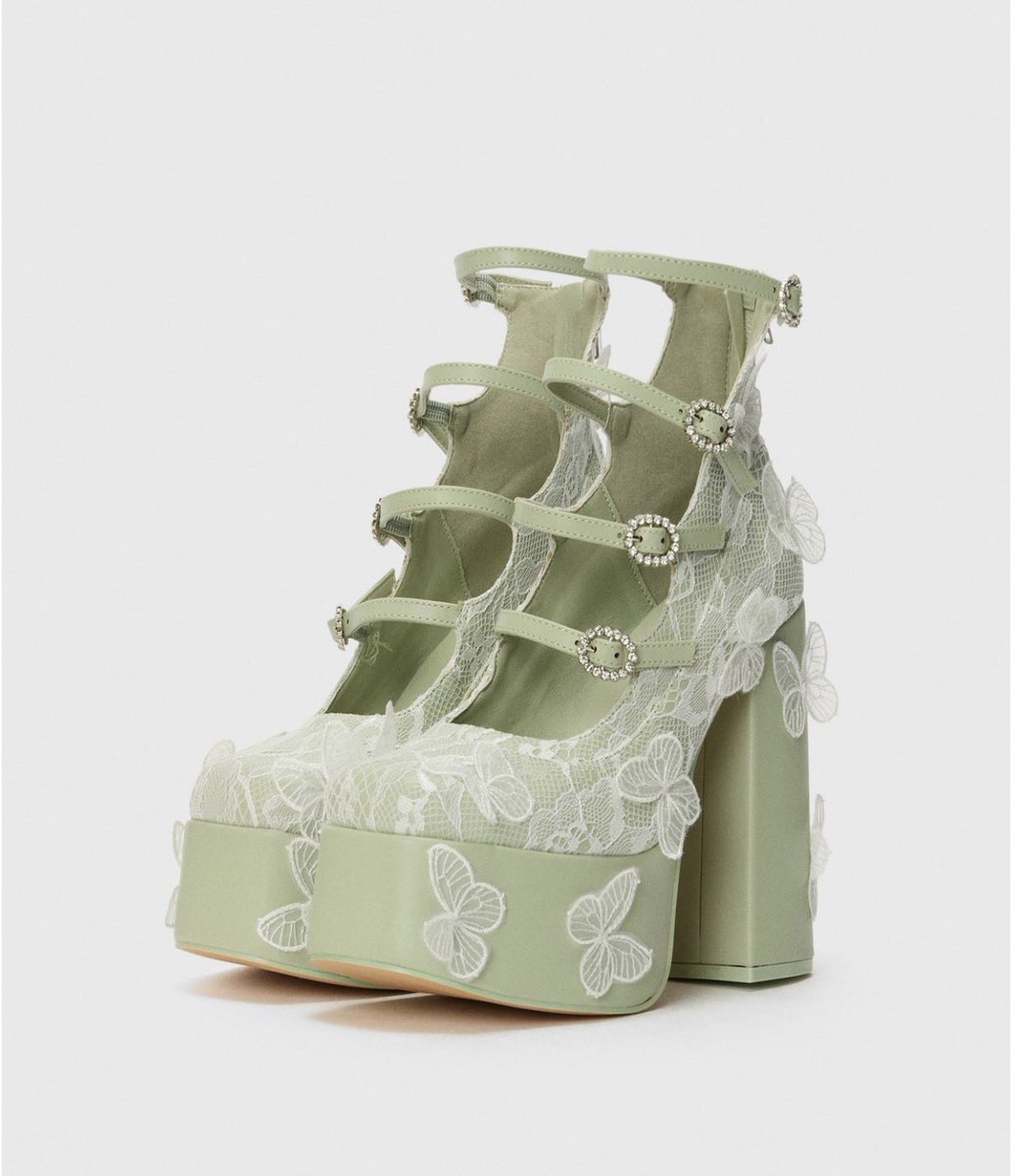 ghostinn's tweet photo. these shoes are so positions coded https://t.co/yWmiF4CXZA