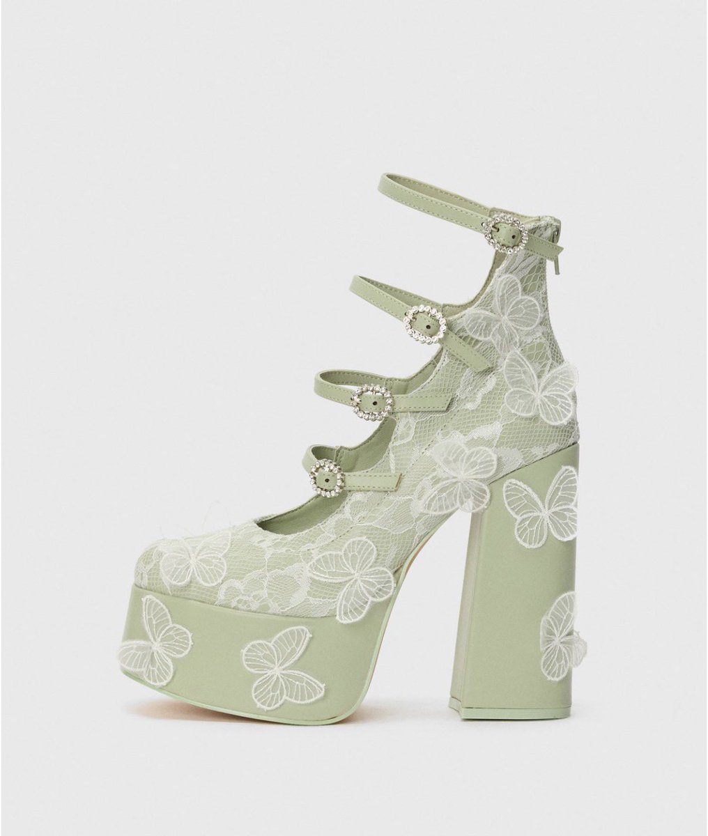 ghostinn's tweet photo. these shoes are so positions coded https://t.co/yWmiF4CXZA